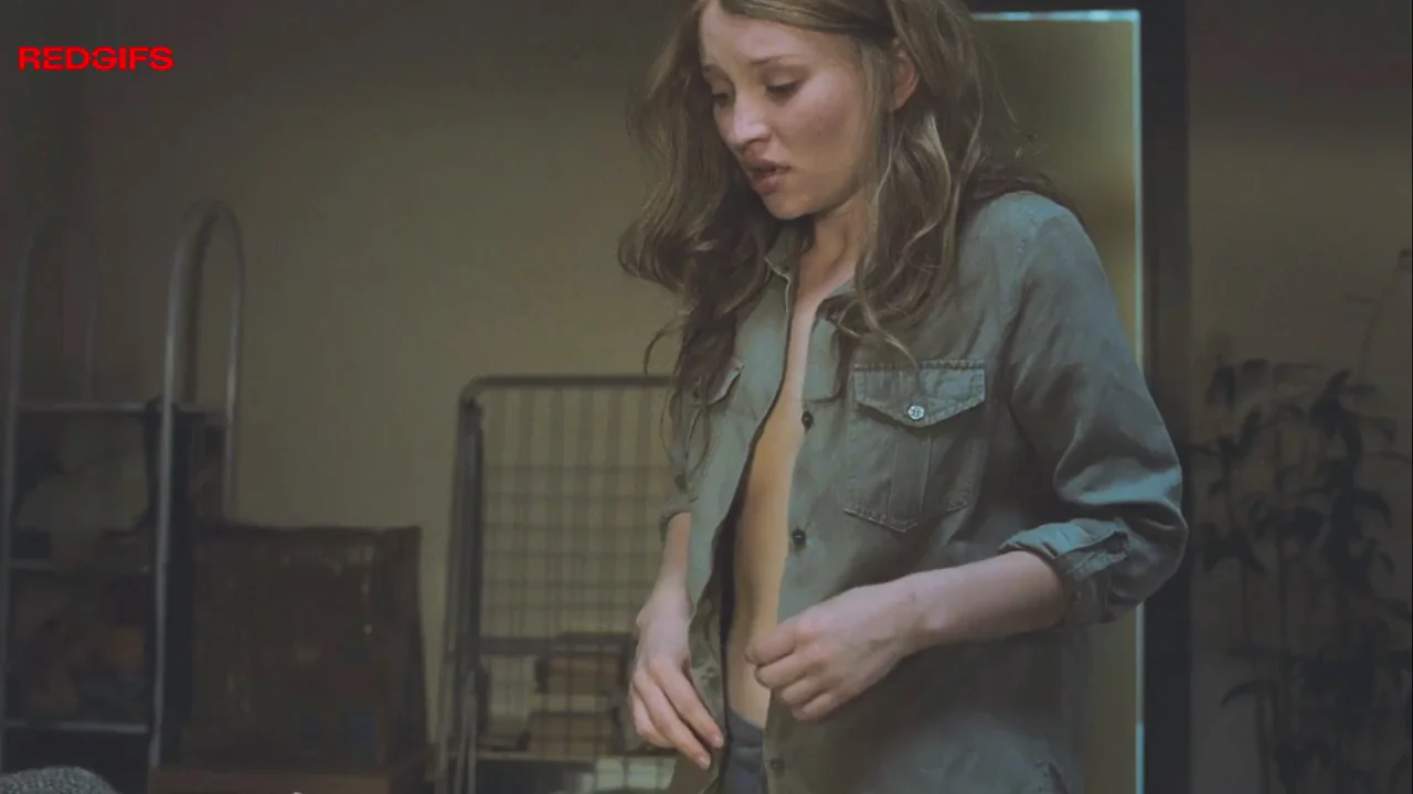 Emily Browning (21 years old) in Sleeping Beauty (2011)