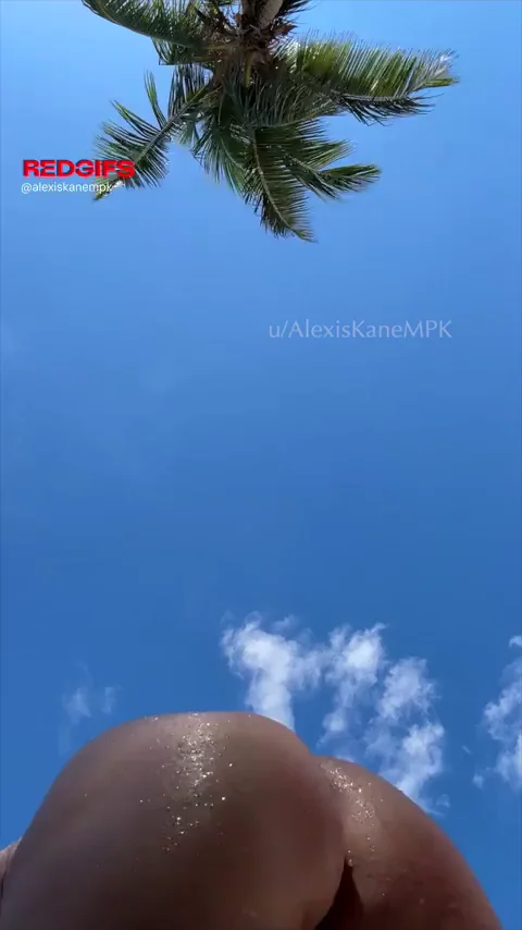 Hotwife's Juicy Ass Ready to Smother Your Face Under the Palms