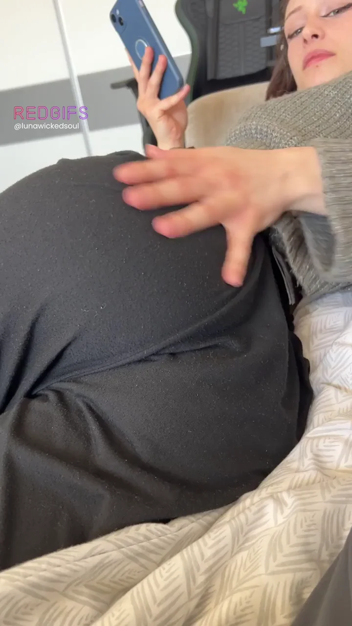 I need to eat that pussy so badly!! 🥵