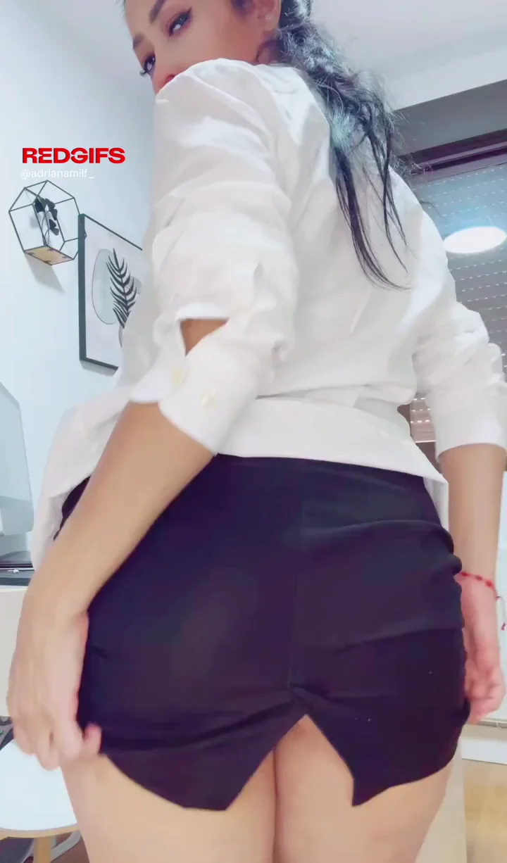 If you stopped to admire my MILF ass, reply with one word