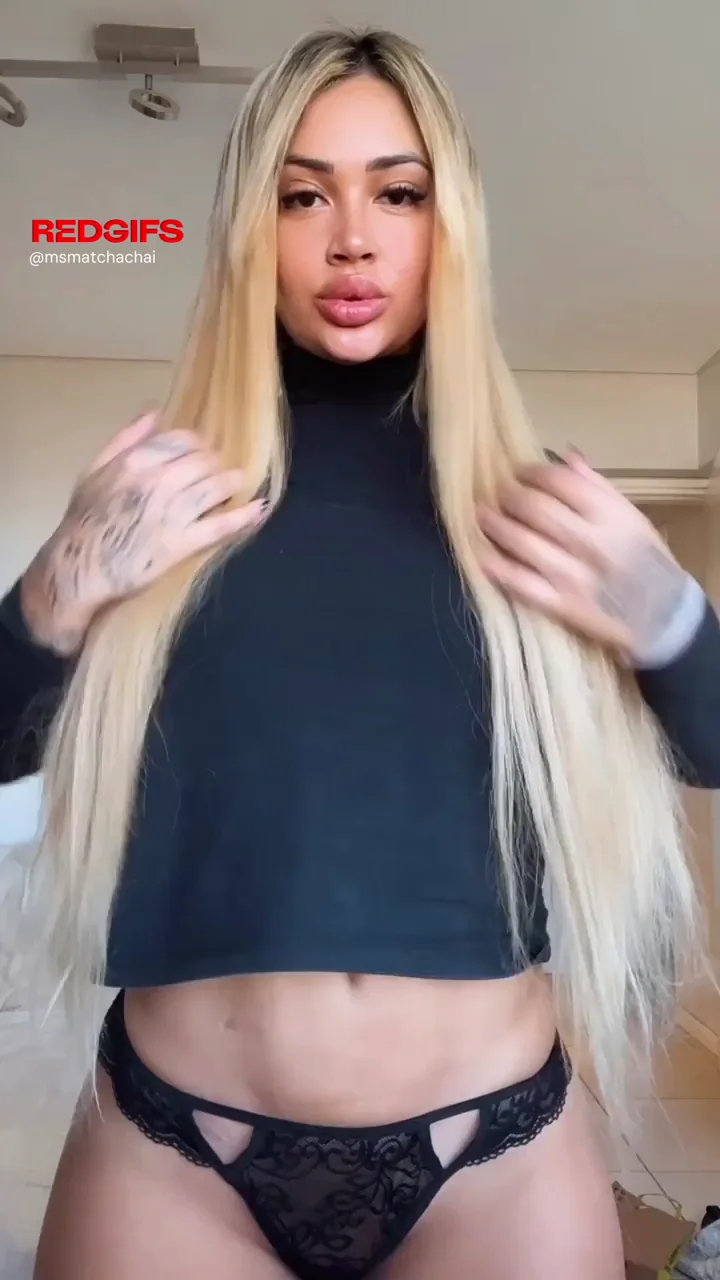 Her huge tits just bounce easily