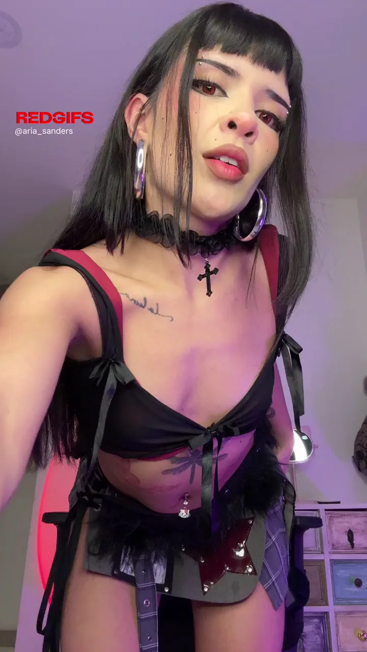 Jizz to This Sexy Little Vampire Slut 🧛‍♀️💦