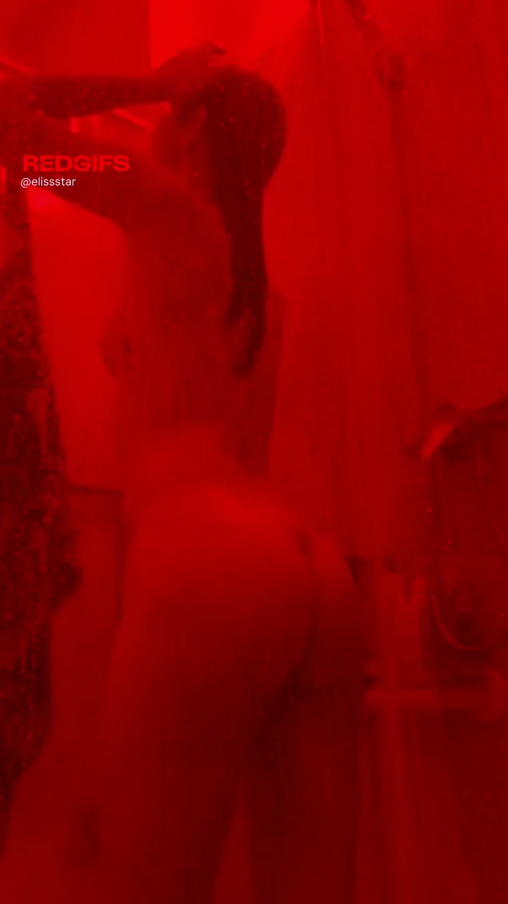 Tiny Slut's Massive Booty & Tight Pussy Tease 😈🍑💦