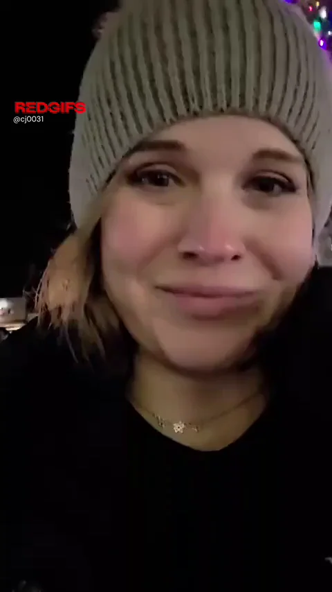 Xmas Tree Tease: Beanie Babe's Public Tit Flash Frenzy