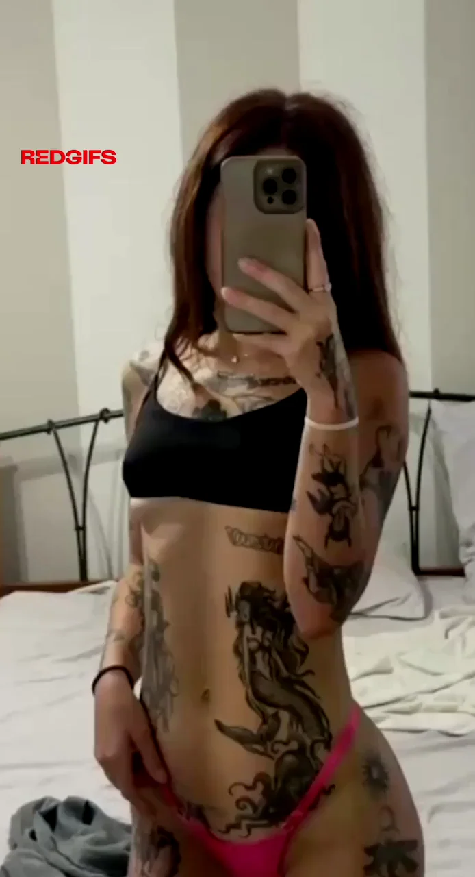 Hot or Cute? F22 Inked Slut Shows Off Tits & Ass 🔥🍑