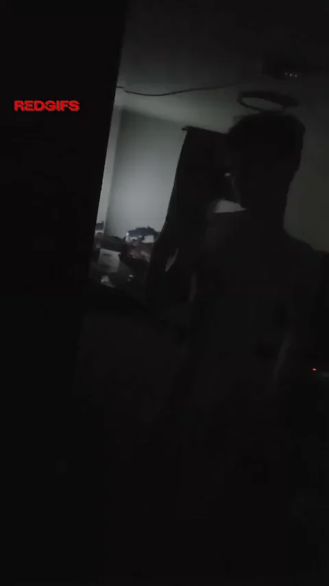 (22) you like skinny dudes with bwc?
