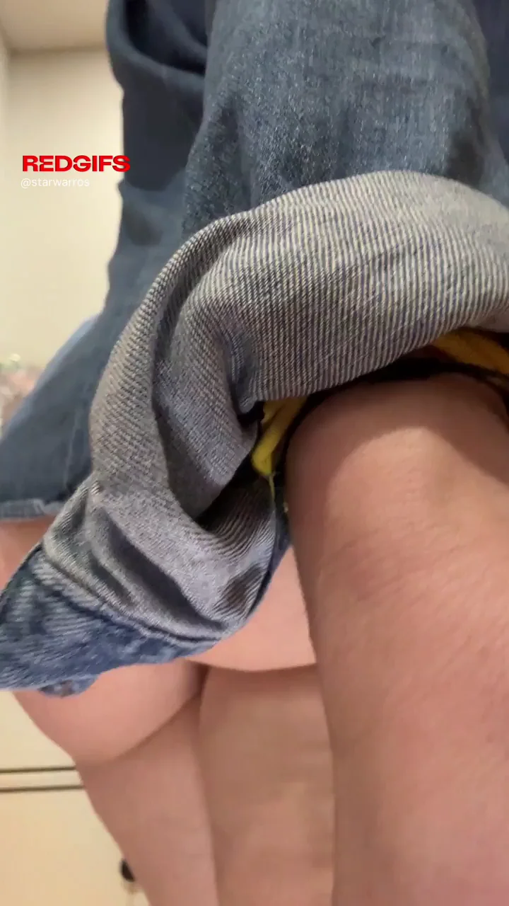 Reverse Gear Risk: Bubble Butt Bombshell Tease