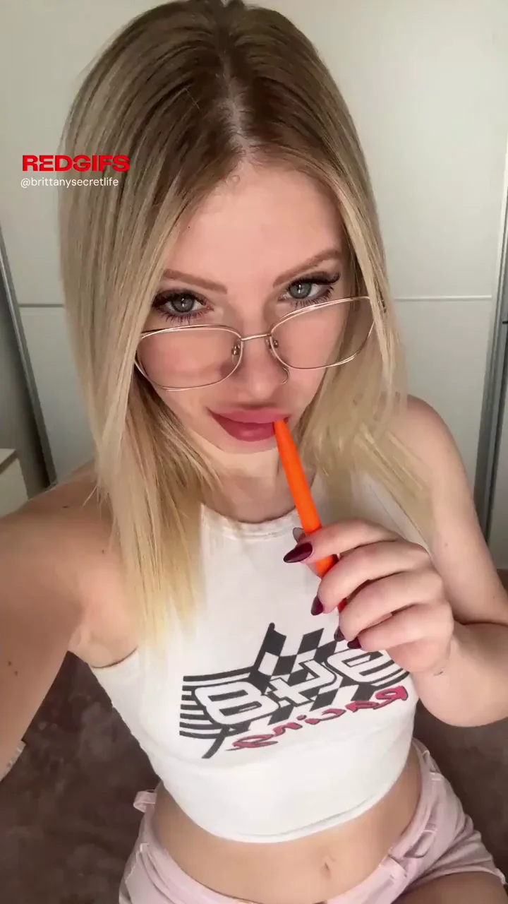 don’t tell the teacher… i’m a mischievous schoolgirl