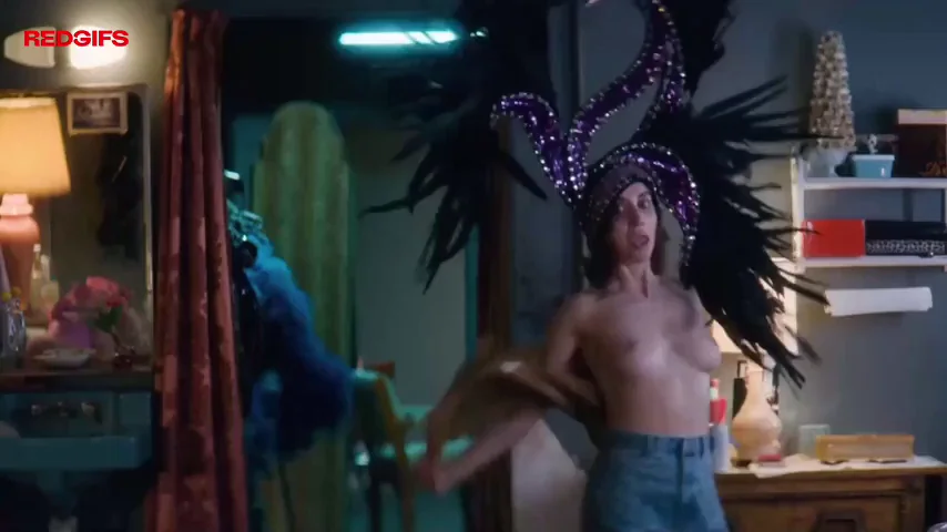 Alison Brie- Glow (2017)