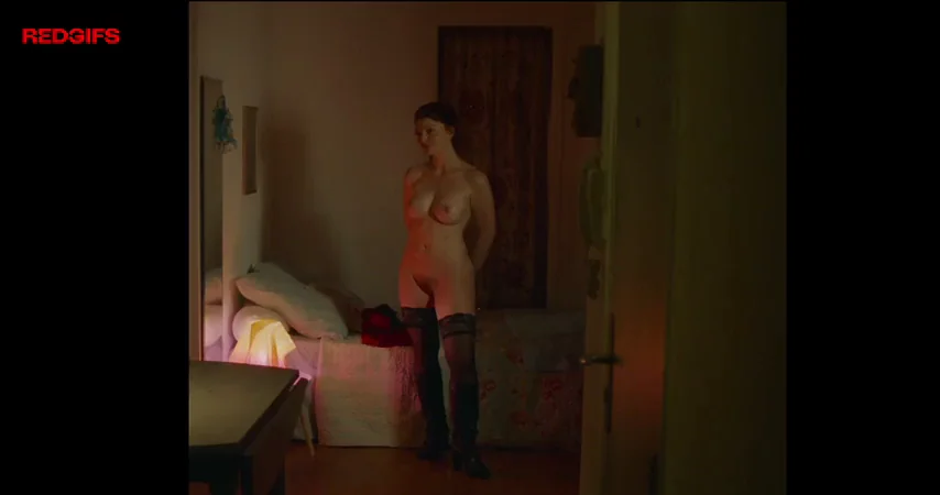 Mathilde Ulmer's Steamy Nude Tease in Gloria Mundi (2019)
