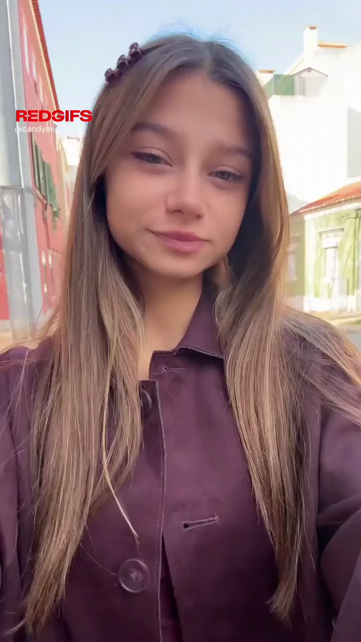 Cute Teen's Risky Tit Flash Stroll