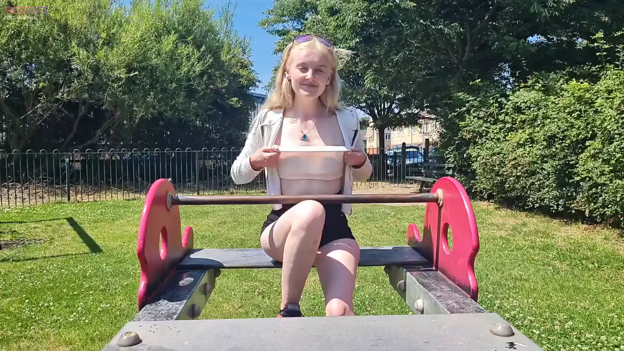 Letting My Perky Titties Breathe in the Park 😈🍈🍈