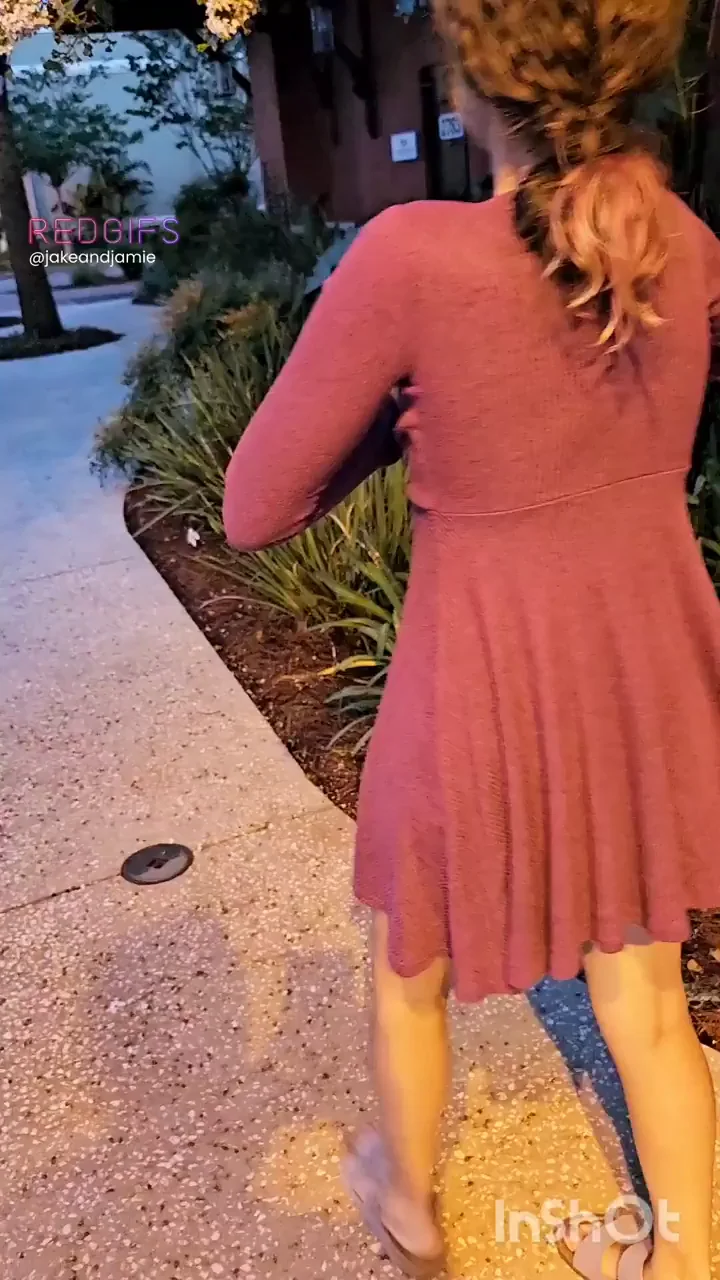 Quick boob reveal and jiggle combo