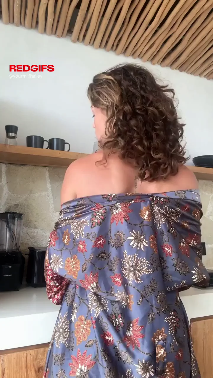 Mombod, but still rocking it like a teen
