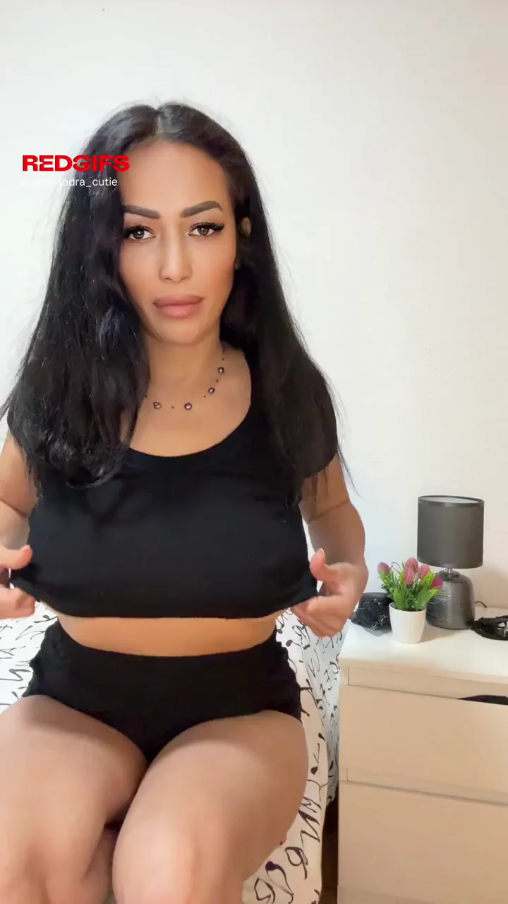 Can natural saggy tits still be pretty?
