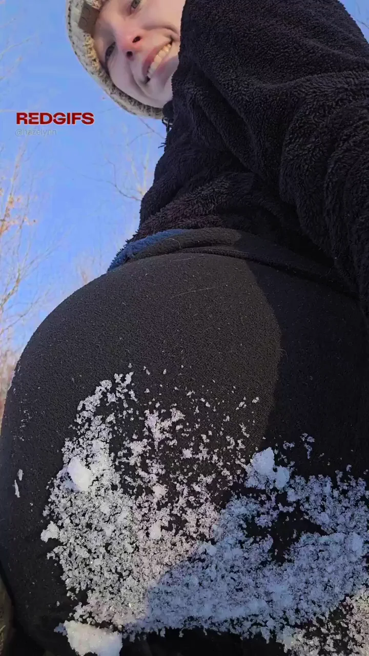 Snowy Ass Feast: Cute Amateur Packs Pussy & Hole with Winter Frost