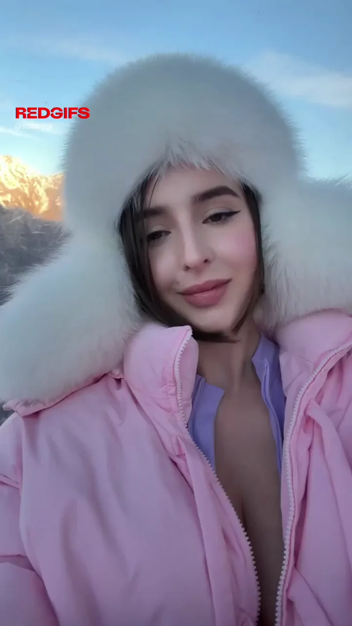 Flashing my boobs near the mountains