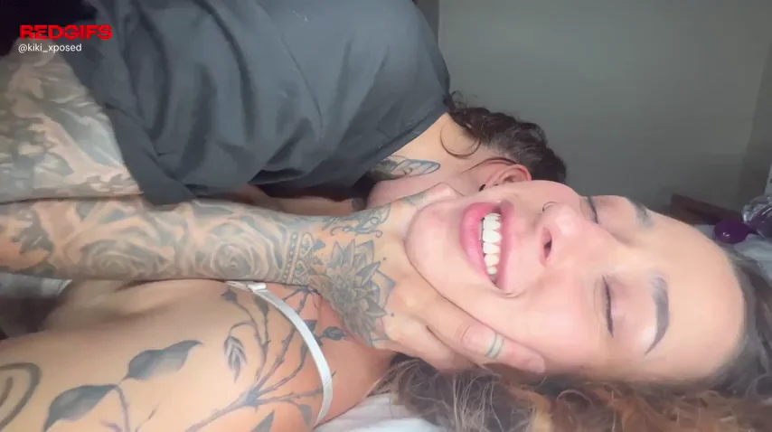 🔥 Tattooed Dyke Domme Makes Her Bitch Smile in Total Submission 💦👅