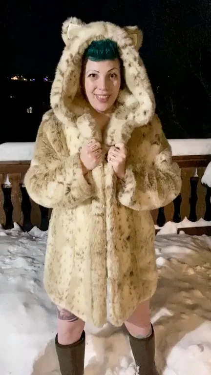 Snowy Catgirl Flashes Slutty Curves to Warm Your Cock