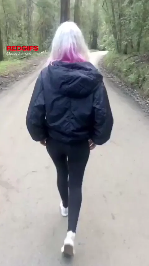 Petite Hiker Slut Flashes Juicy Ass on Trail 🔥🍑
