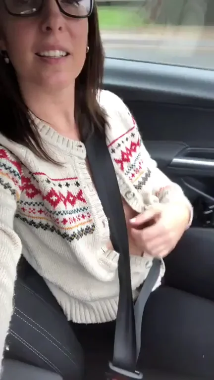 Mum Bod Slut Flashes Her Juicy Tits Driving Through Town