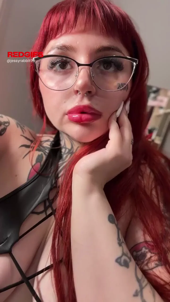 🔥 Rate My Slutty Latex Fit, Goth Queen? 😈