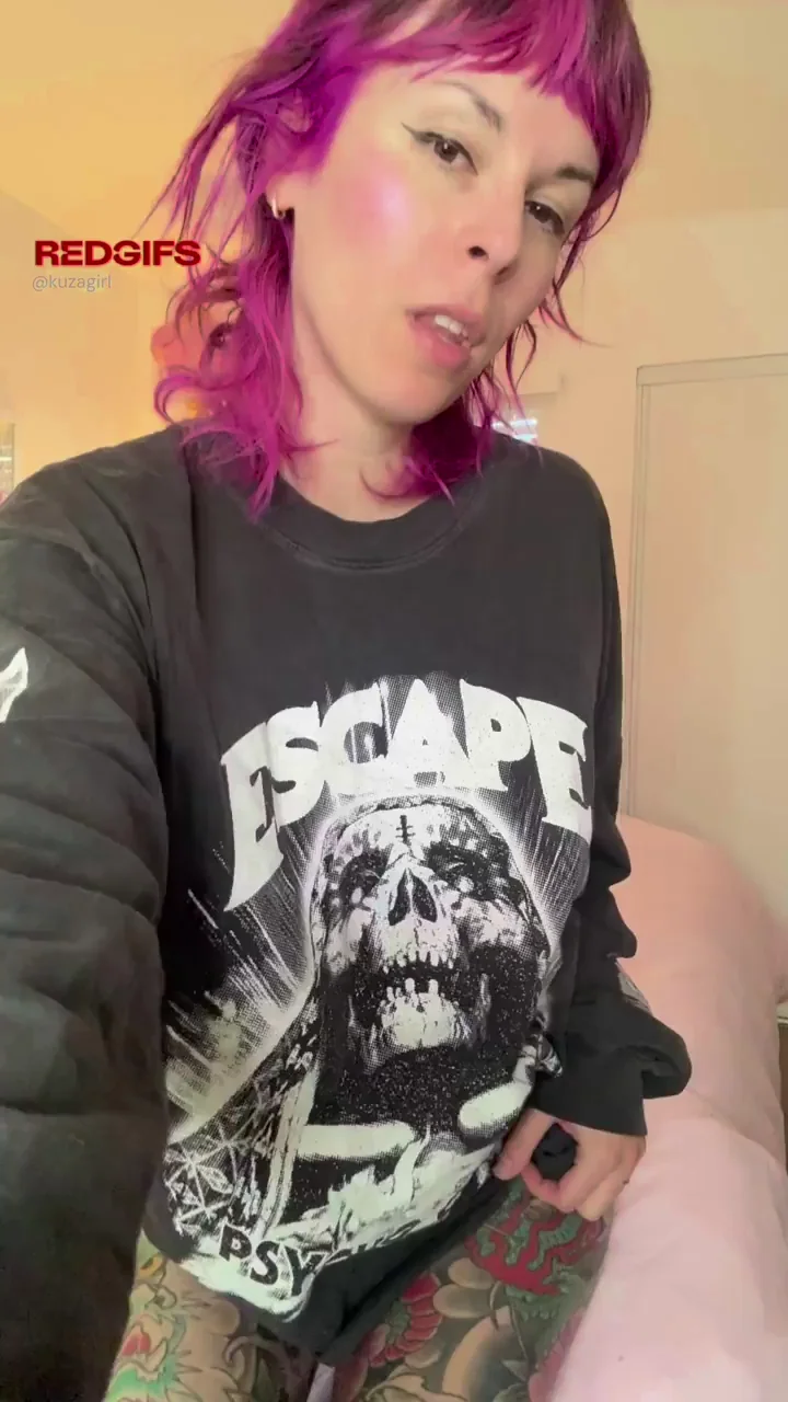 showing you my petite emo body