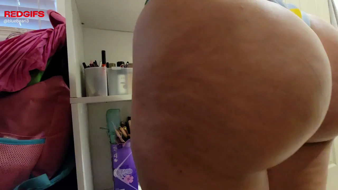 Bored Centaur Girl's Massive Latina Bubble Butt Tease 🍑🐴🔥