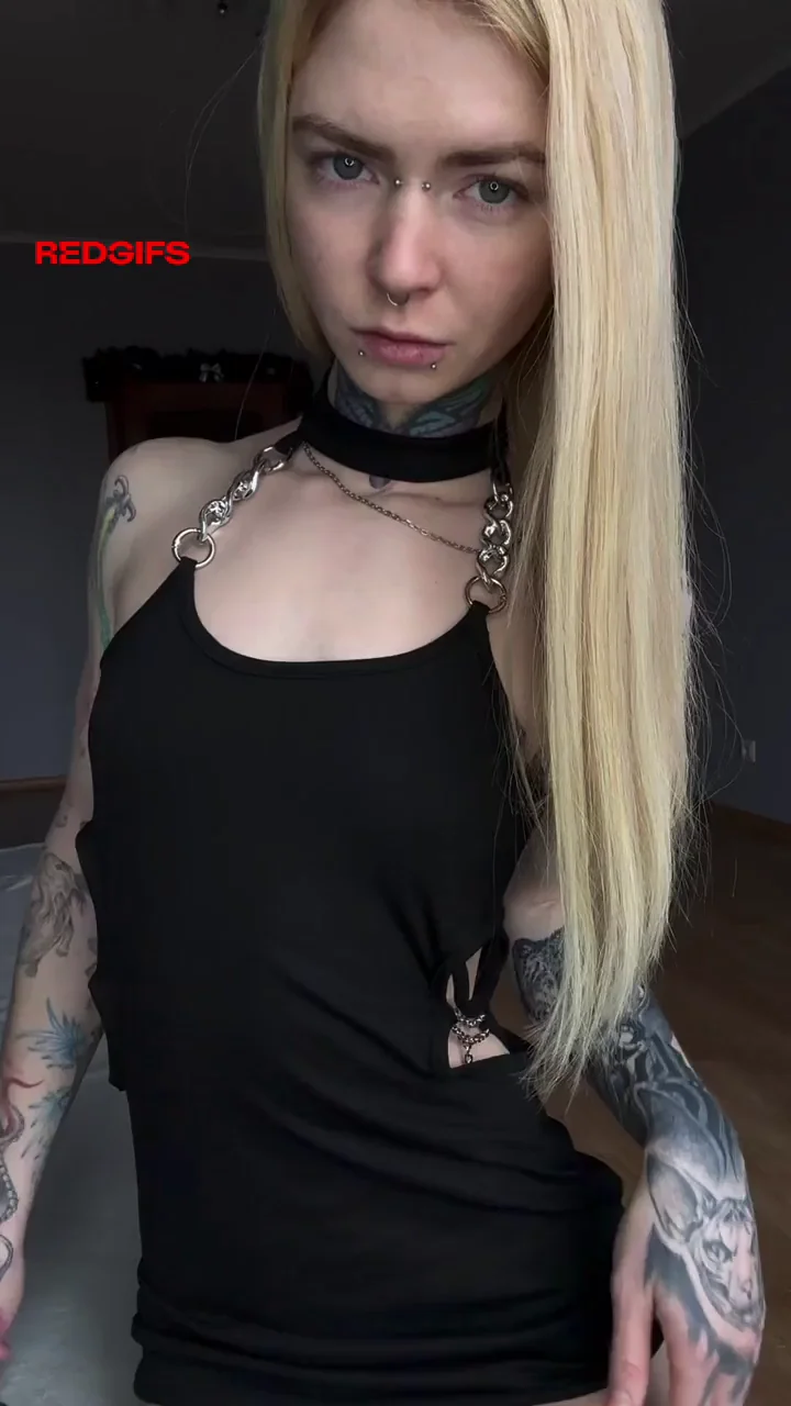 I adore this dress