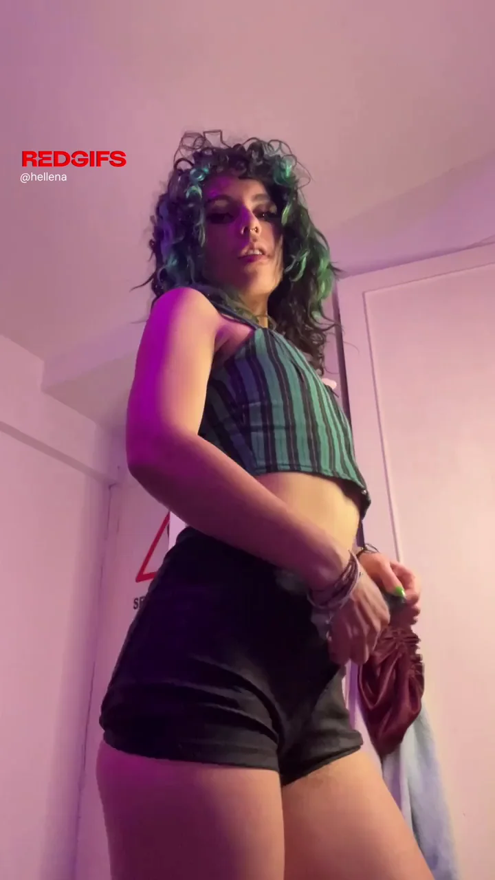 Single Emo Slut's Booty Tease: Petite Curves Begging for Action