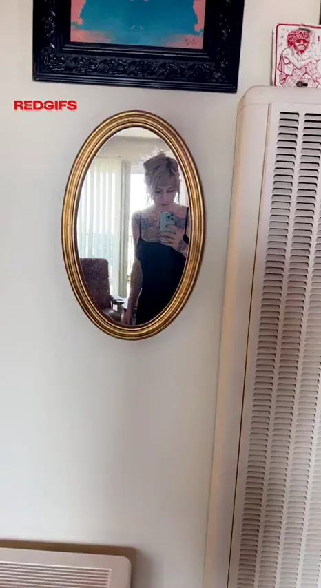 Some titties before the weekend is over