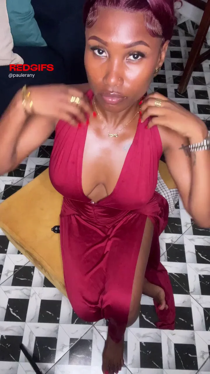 Huge Soft Areolas on My Petite Ebony Tits 😍🍫