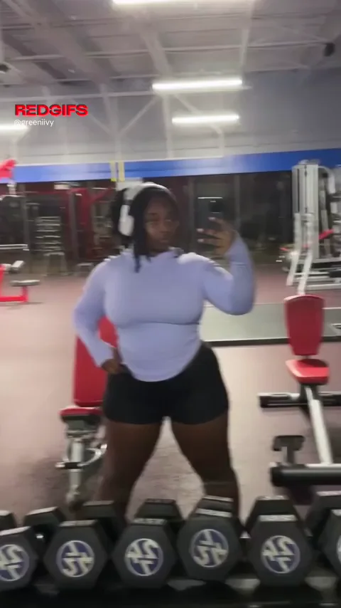 flashed at the gym... i hope the manager enjoys the security footage hehe!