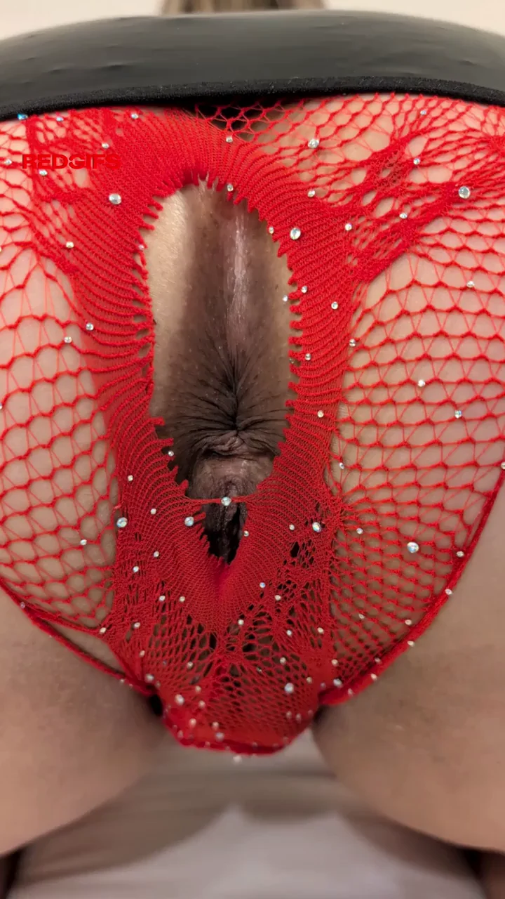 Milf asshole winking at you—tongue ready