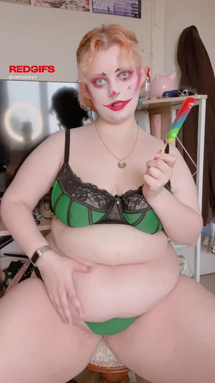 so jiggly and slappable