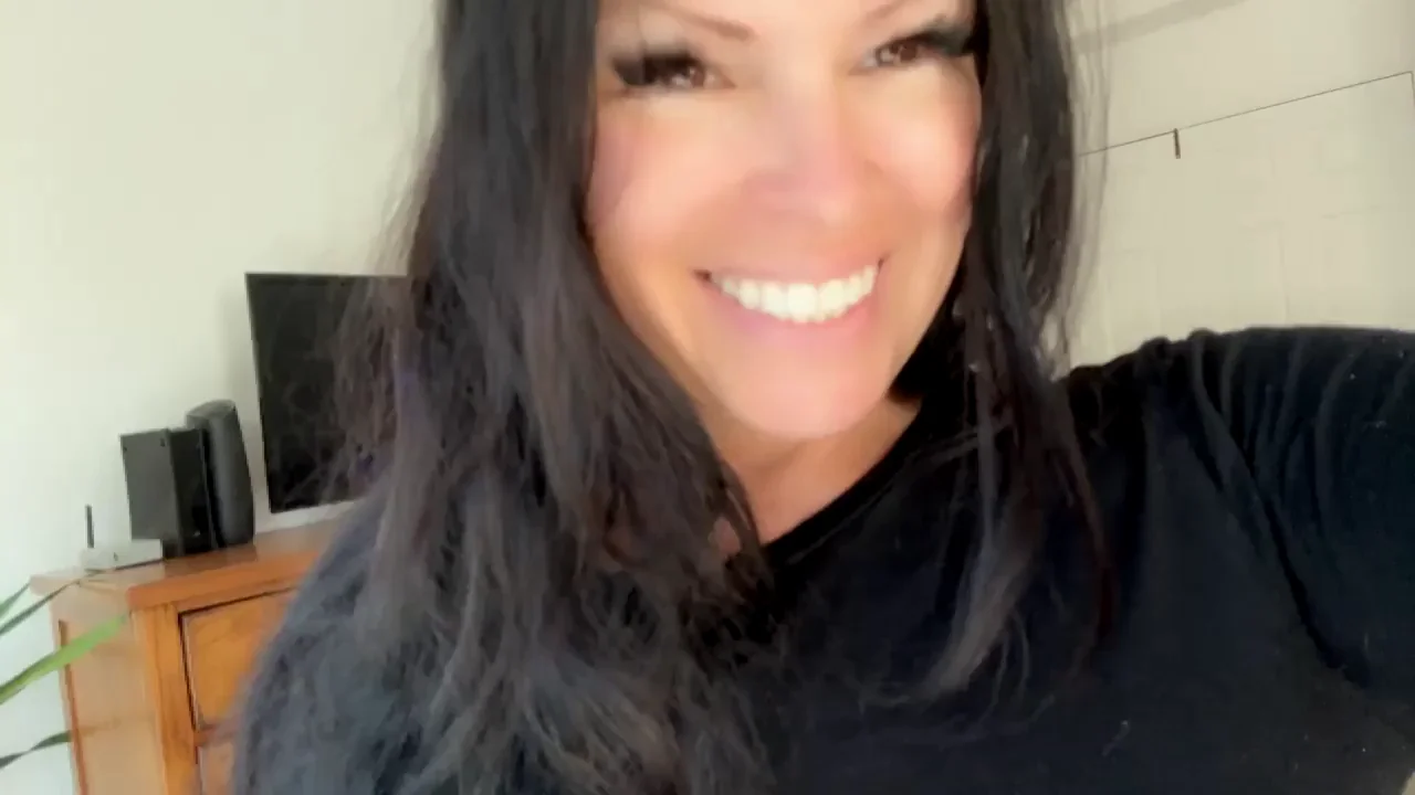 The horny MILF NEXT DOOR texted you this, do you knock on my back door to address it?