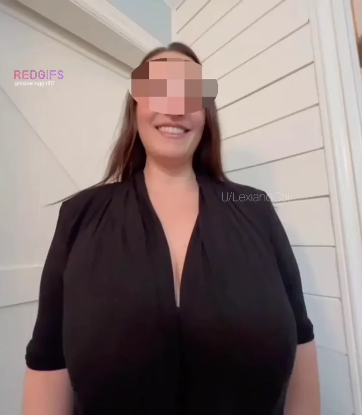 Hope These Massive MILF Tits Are Bigger Than You Dreamed 😍🍈🍈