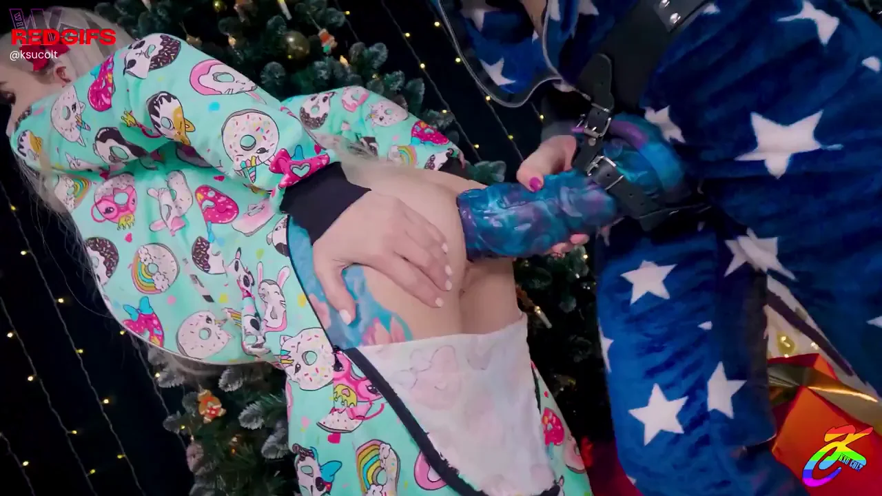 Christmas Magic: Huge Dildo Anal Wrecking ✨🍆🎄