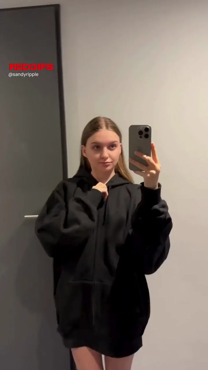 5'5" 105lb Petite Slut: Too Tiny for That Dick Pound?