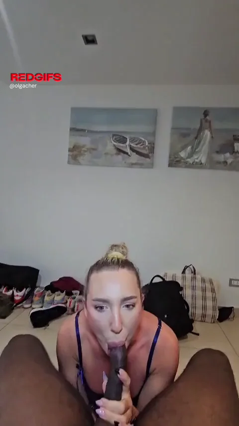 Vacuum sucking machine