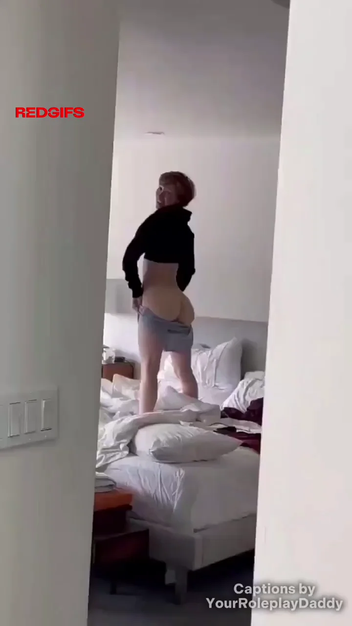 Roomie Lesbian Turns Slutty for Big Dick Surprise 🍑💦