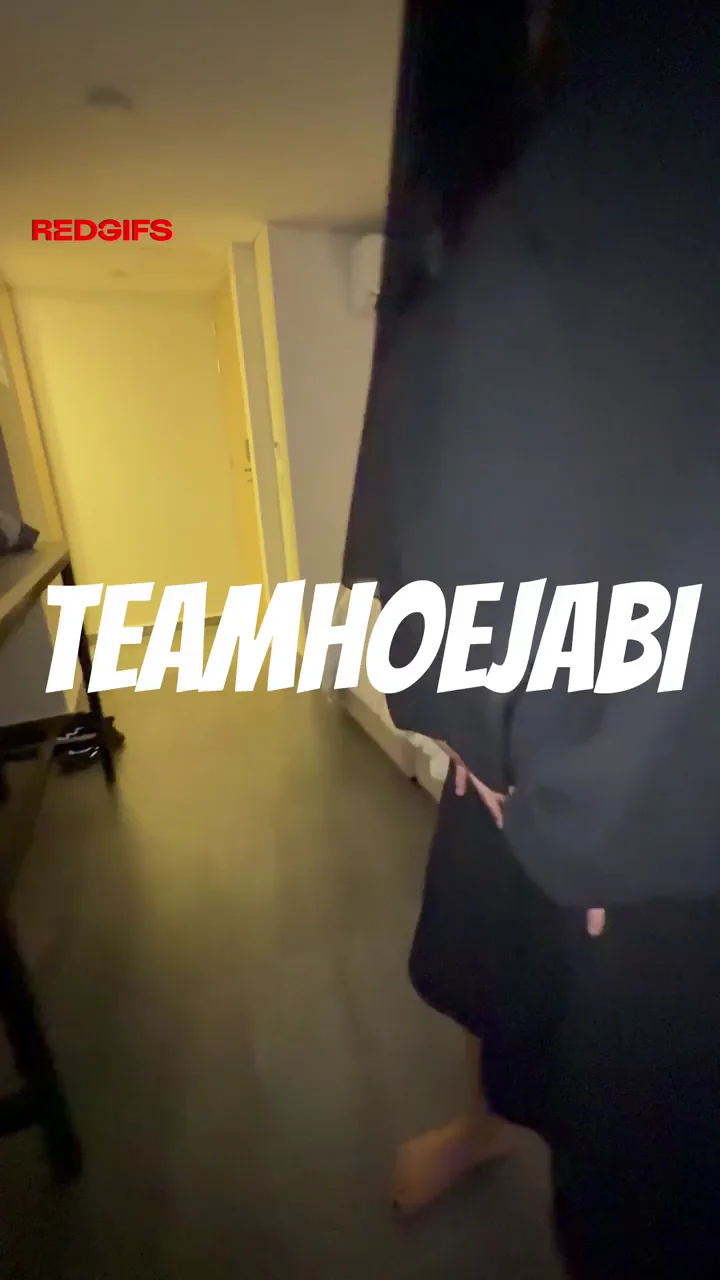 Habibi Peek Under My Abaya 😈 Thick Ass Twerk Tease 👀🔥