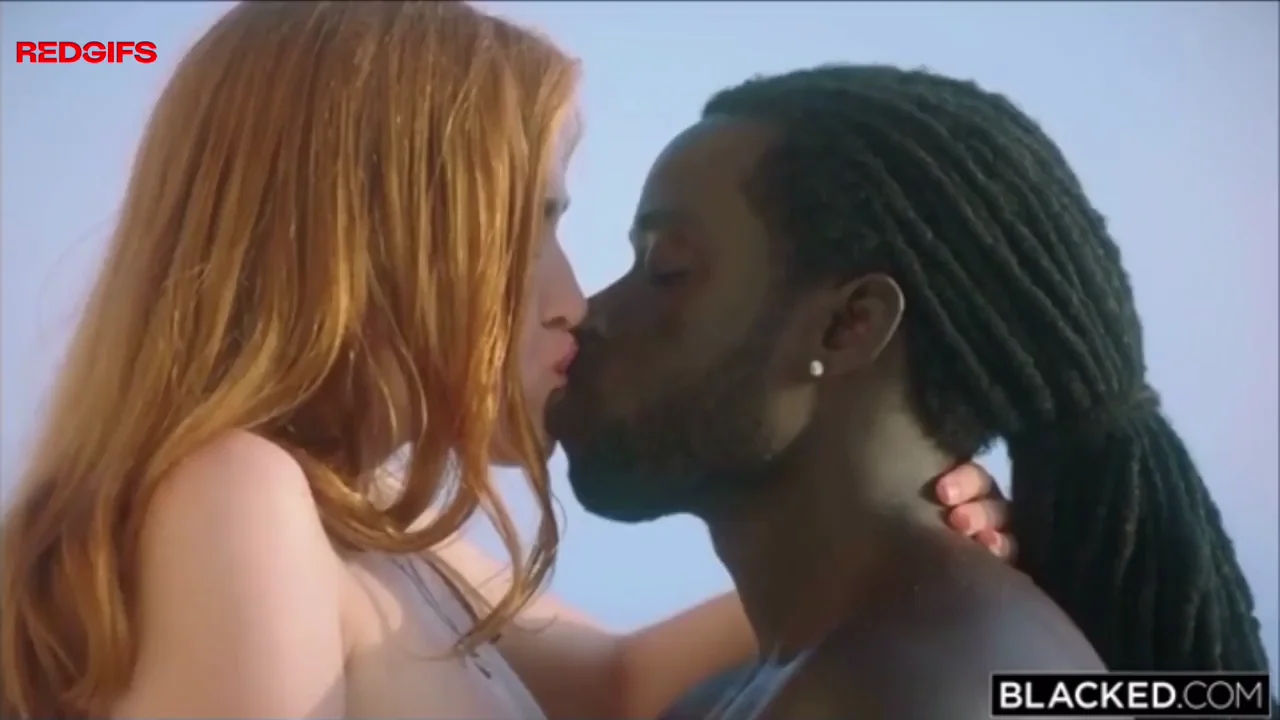 🍆🏖️ Freddy Gong Pounds Jia Lissa's Tight Redhead Pussy on the Beach 🔥