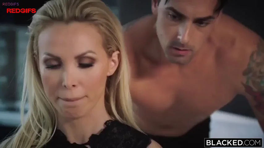 Nikki Benz ditched her partner to fuck Jason Luv