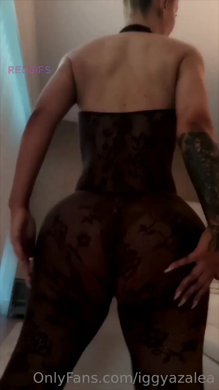 Iggy Azalea (@thenewclassic)