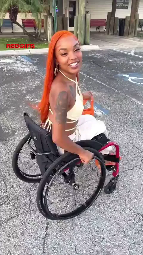 Diamond Garrett (@diamondsg_)