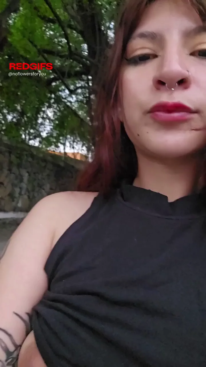 🚗 Latina Redhead Slut Flashes Juicy Naturals on the Move 😈