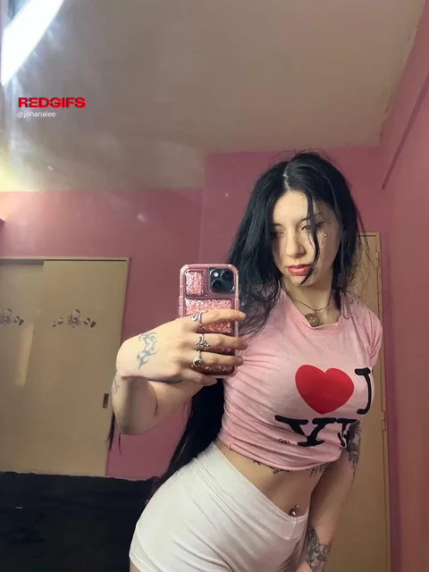 Petite Slut's Tight Ass Tease 💖🍑