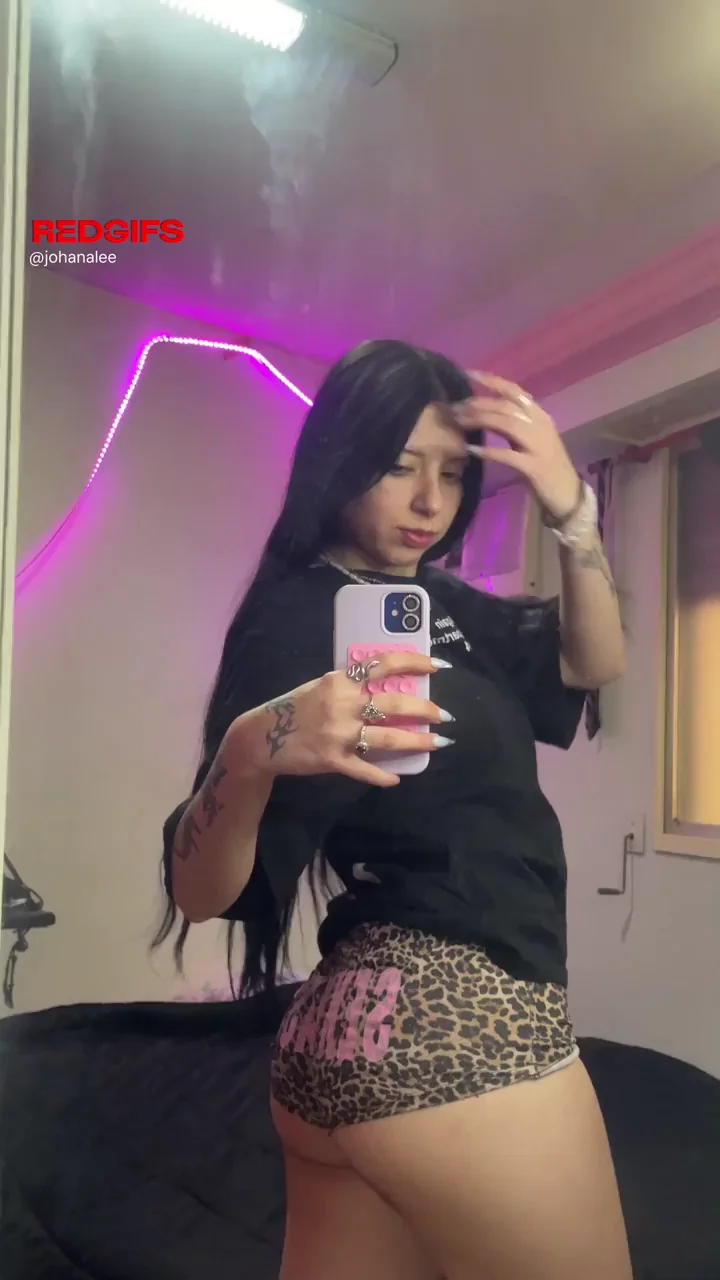 Petite Tease's Leopard Ass Flex