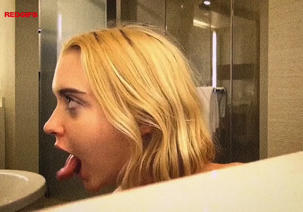 The type of girl who I’d stop playing with boys for… unless bro had a better throat